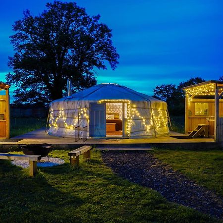 Готель Glamp And Tipple Ltd Great Ellingham Екстер'єр фото